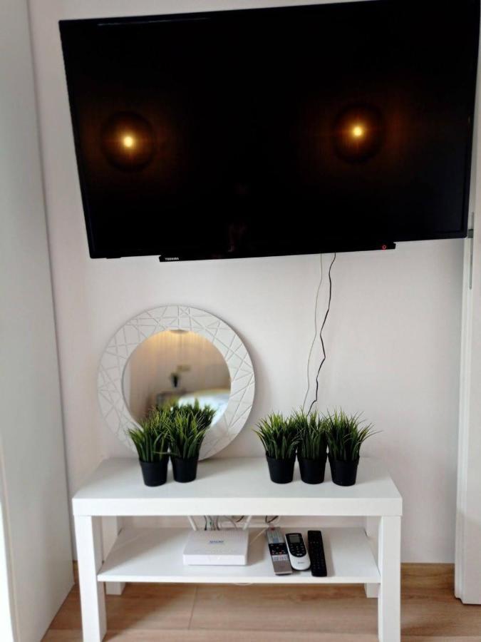 Apartament Dobranocka Apartment Zator Bagian luar foto